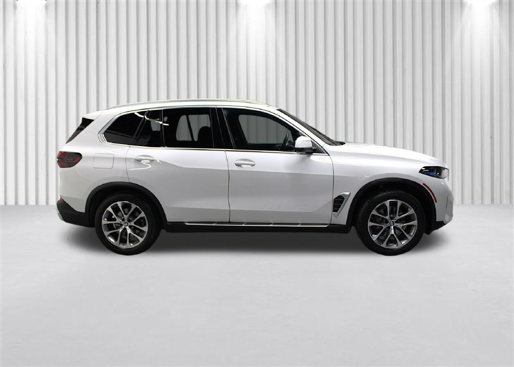 Used 2026 BMW X5 xDrive40i AWD/4WD image 2