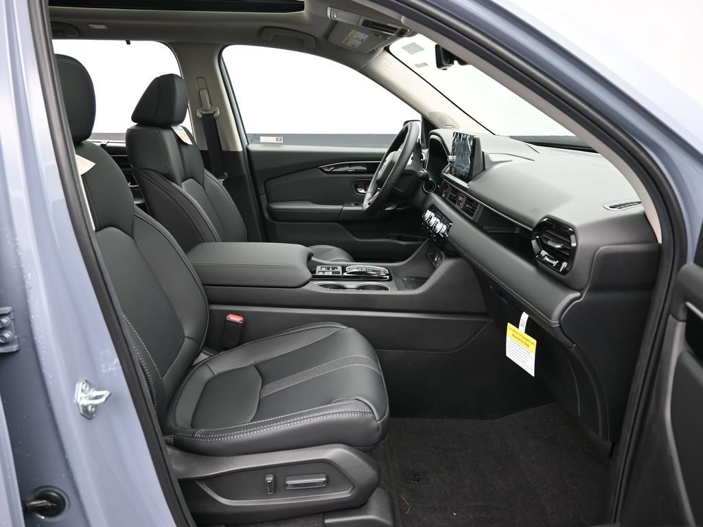 New 2025 Honda Pilot Touring image 28