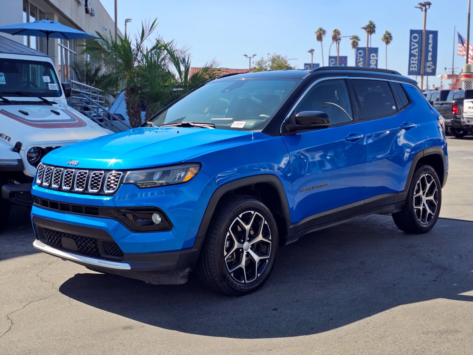 Used 2024 Jeep Compass Limited AWD/4WD image 2