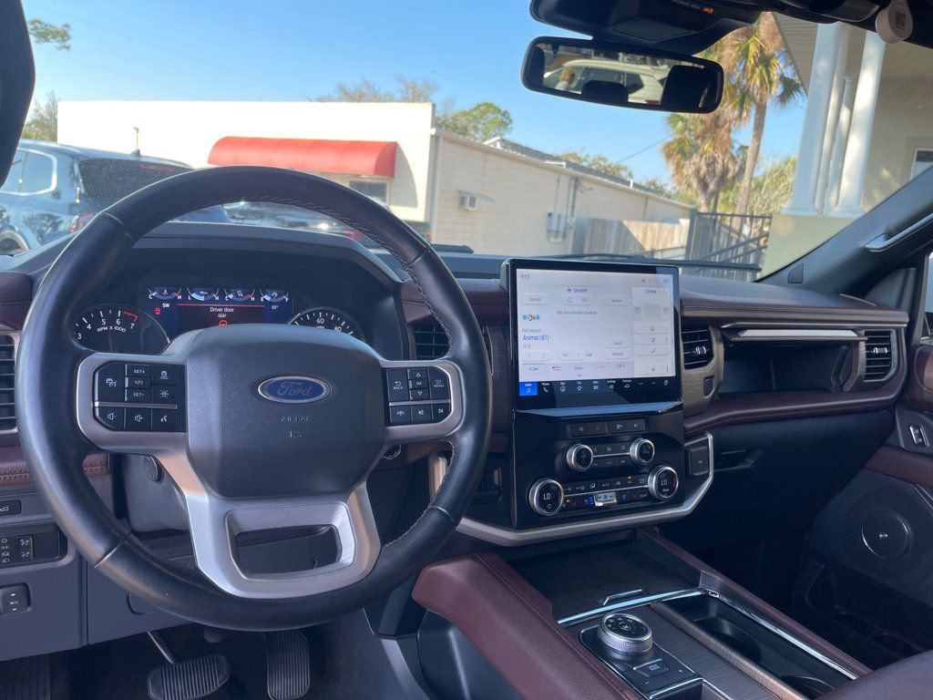 Used 2024 Ford Expedition Limited image 14