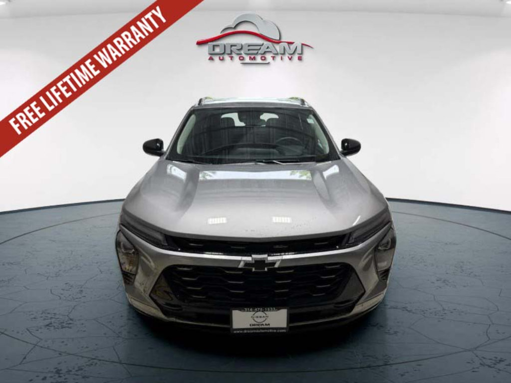 Used 2025 Chevrolet Trax ACTIV w/ Sunroof Package FWD image 2