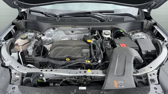 Used 2025 Chevrolet Trax ACTIV w/ Sunroof Package FWD image 19