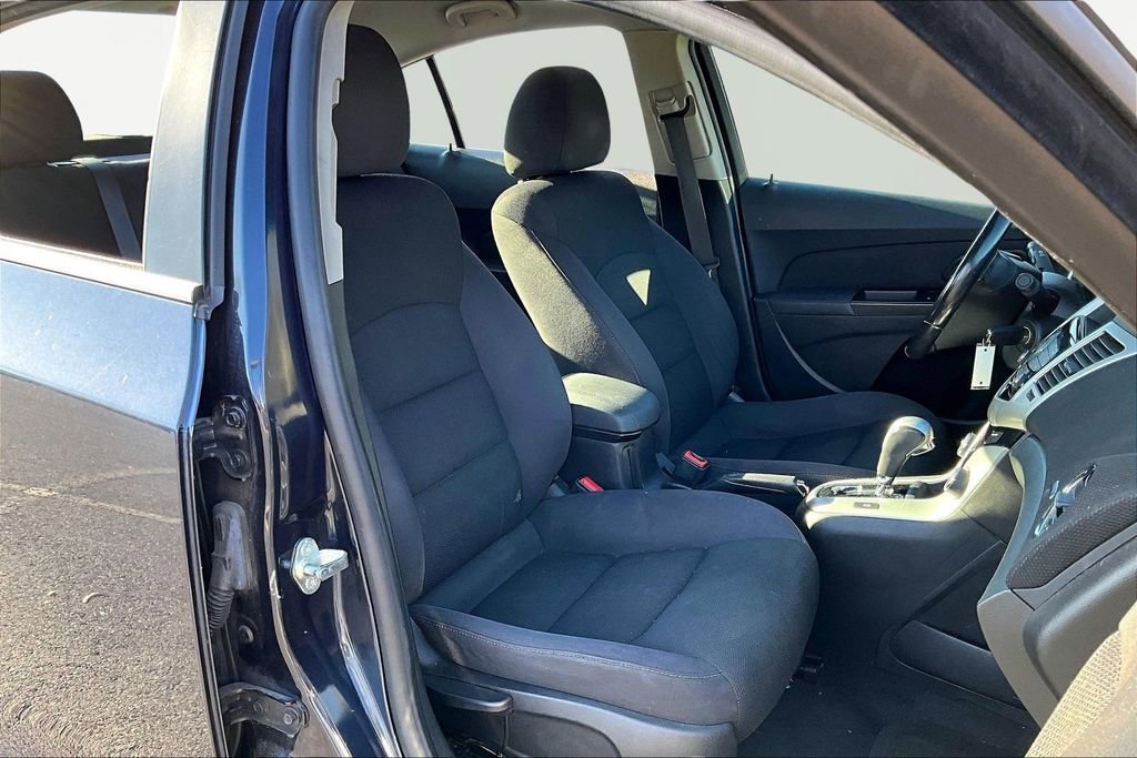 Used 2014 Chevrolet Cruze LT image 18