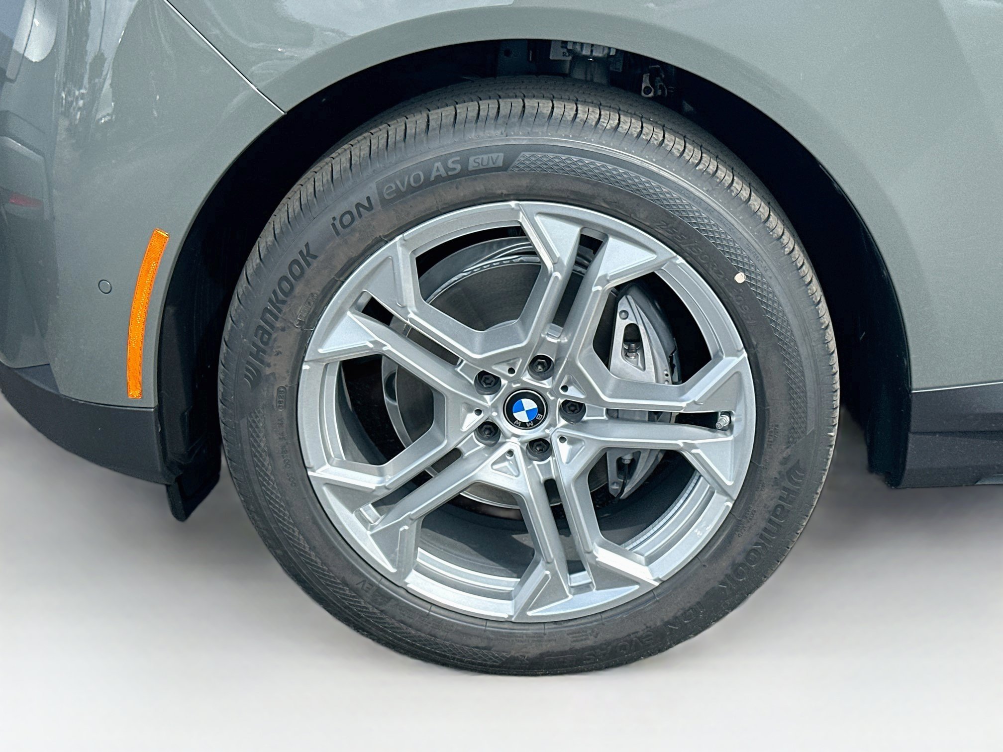New 2027 BMW X5 xDrive40i w/ Parking Assistance Package AWD/4WD image 23