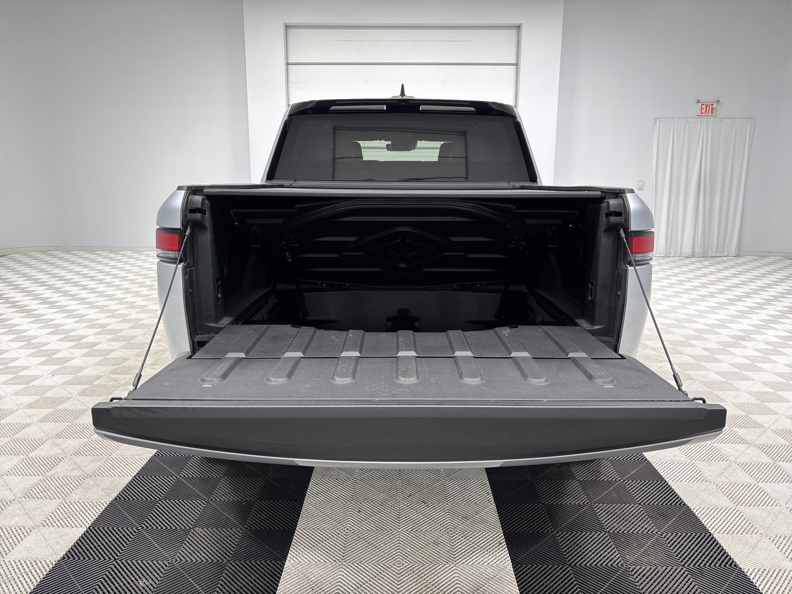 Used 2024 Rivian R1T Adventure AWD/4WD image 15