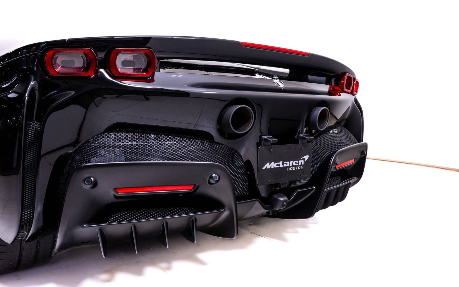 Used 2022 Ferrari SF90 Spider AWD/4WD image 13