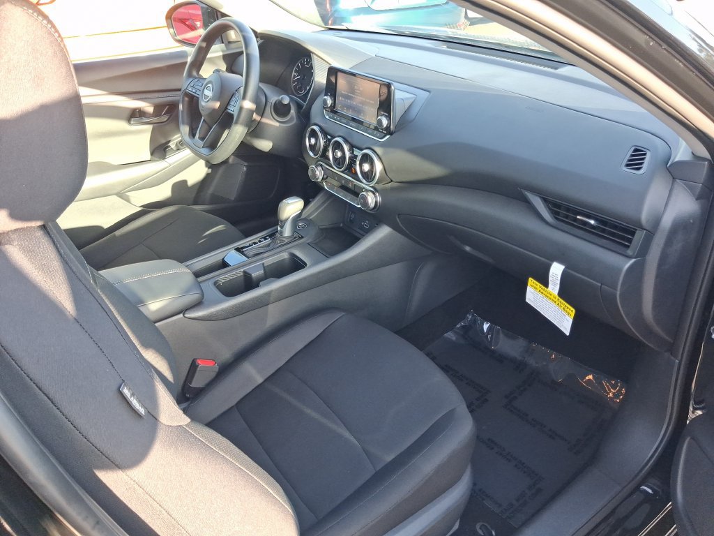 Certified 2025 Nissan Sentra S FWD image 22