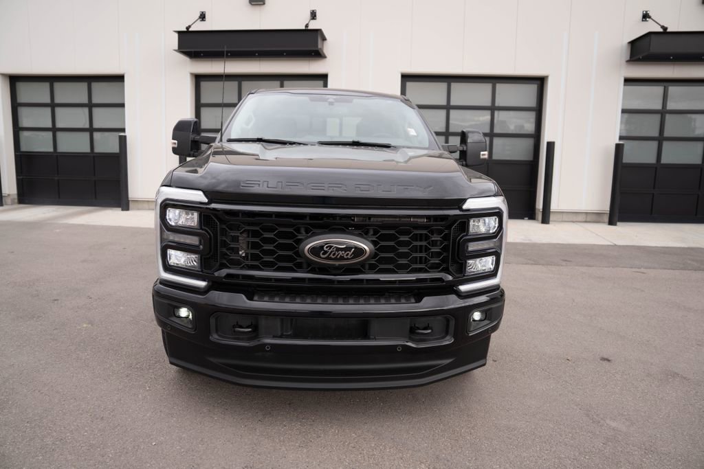 Used 2025 Ford F350 Lariat w/ Lariat Ultimate Package AWD/4WD image 2