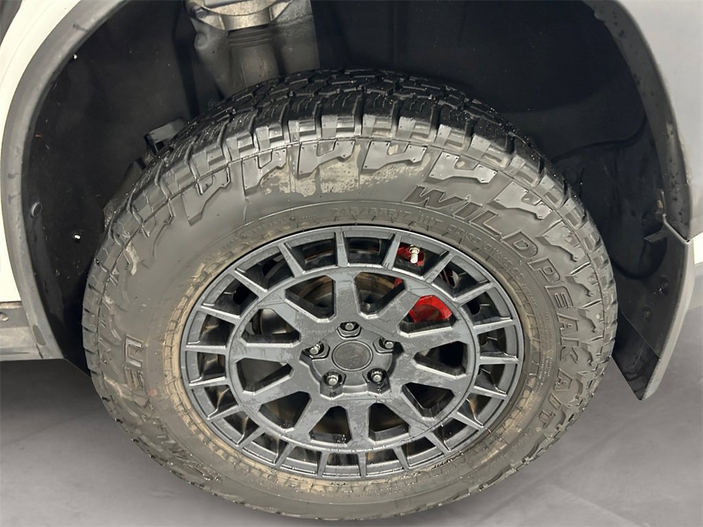 Used 2021 Toyota RAV4 LE image 14