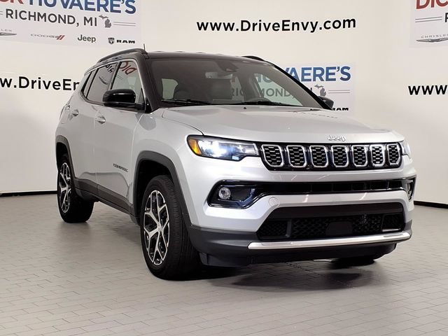 Used 2024 Jeep Compass Limited AWD/4WD image 3