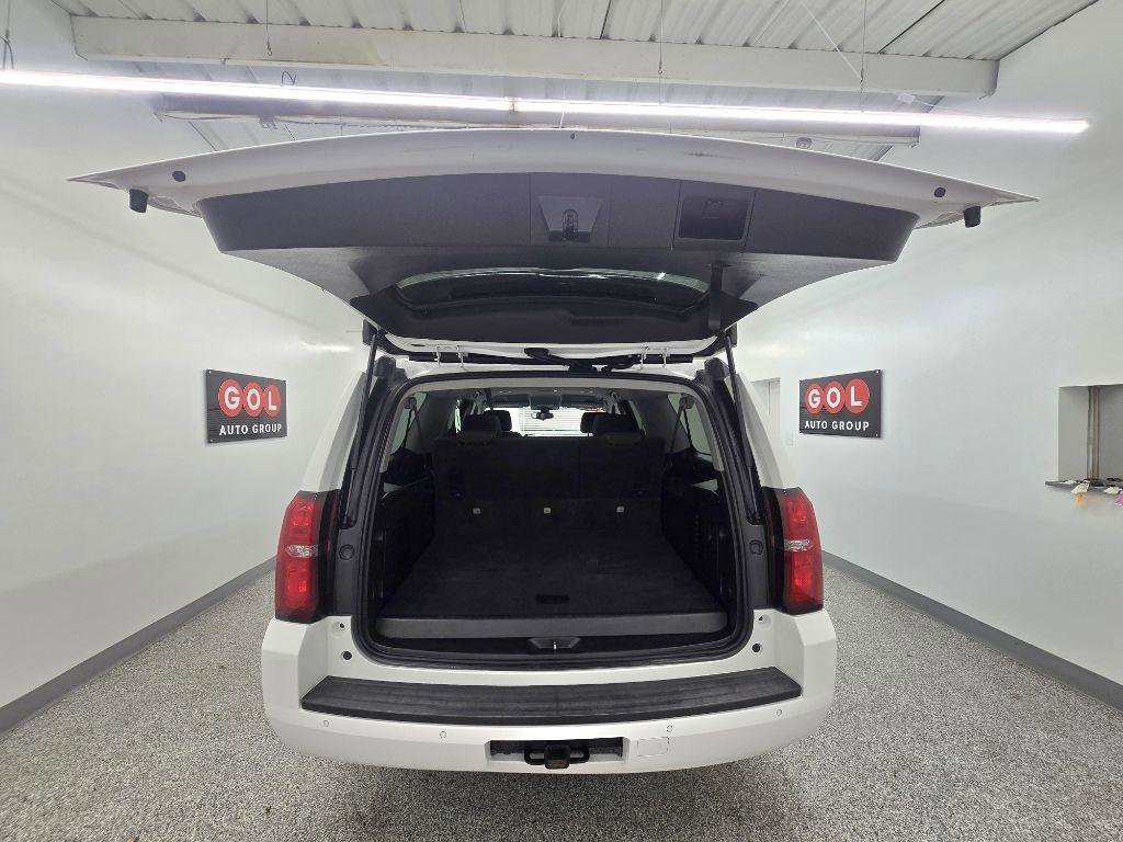 Used 2020 Chevrolet Suburban LS RWD image 16