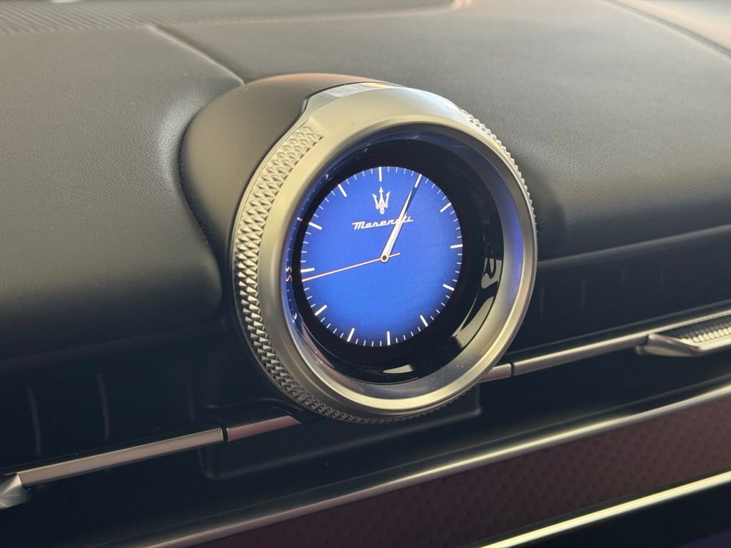 Used 2024 Maserati Grecale Trofeo image 29