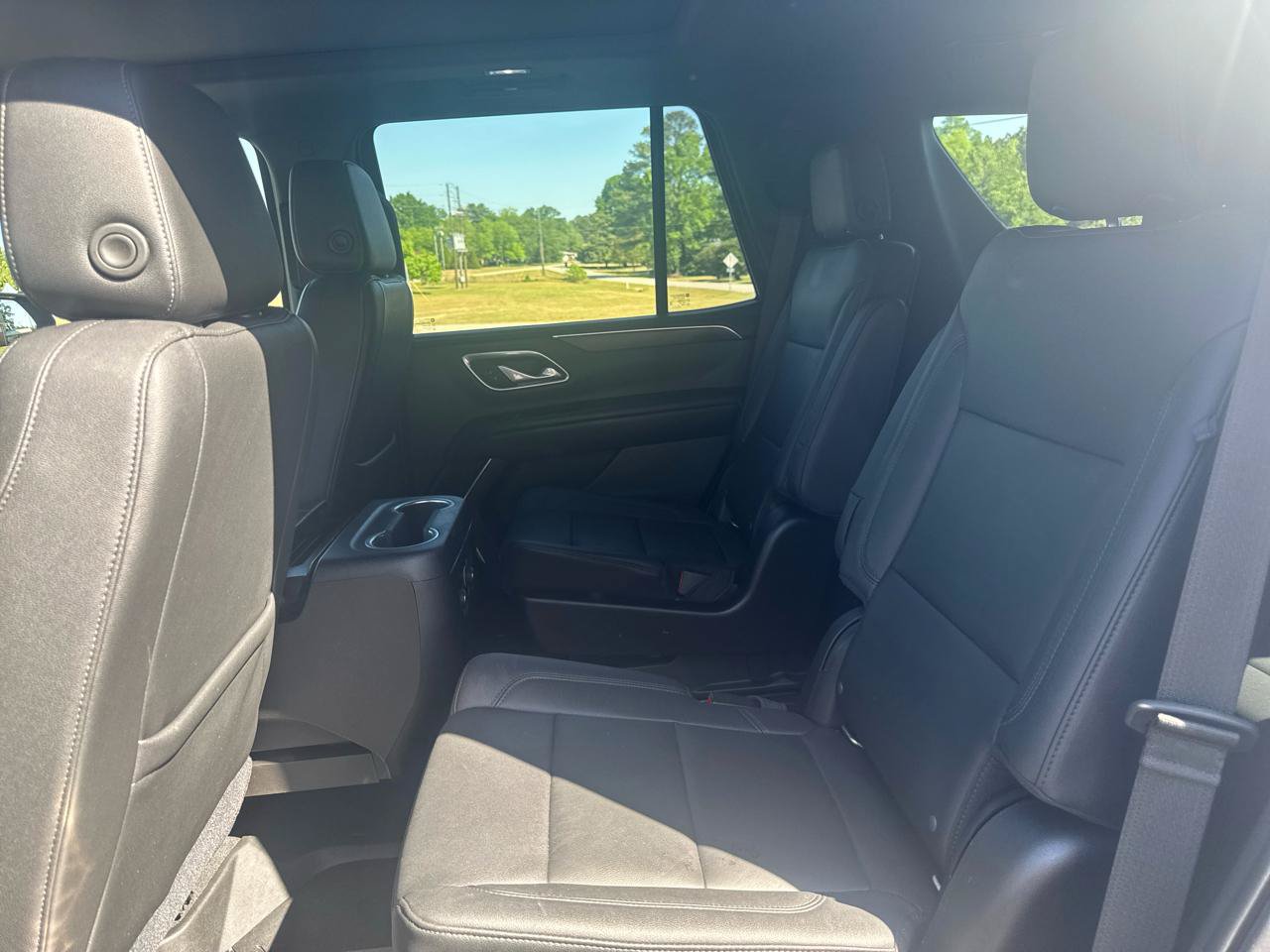 Used 2021 Chevrolet Tahoe Z71 w/ Luxury Package AWD/4WD image 15