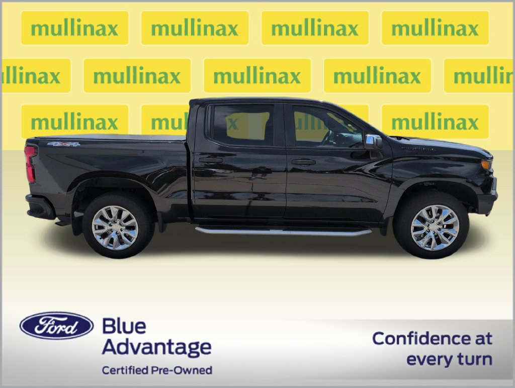 Used 2020 Chevrolet Silverado 1500 Custom w/ Custom Value Package AWD/4WD image 2