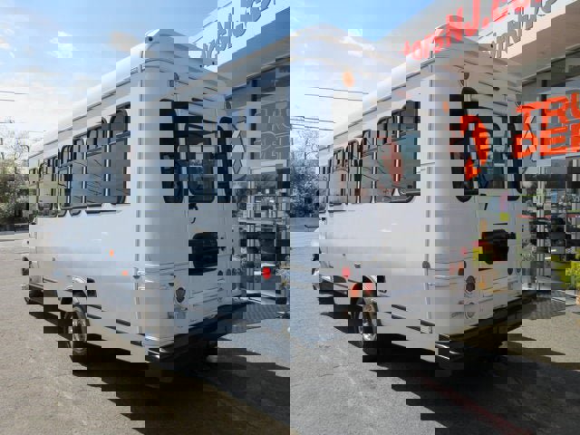 Used 2017 Ford E-450 and Econoline 450 Super Duty w/ Shuttle Bus Prep Package RWD image 4