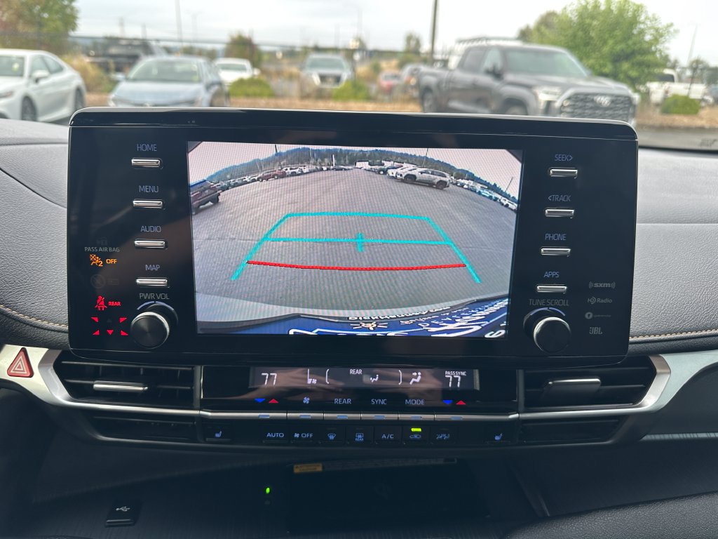 Used 2024 Toyota Sienna XLE Woodland Edition AWD/4WD image 17