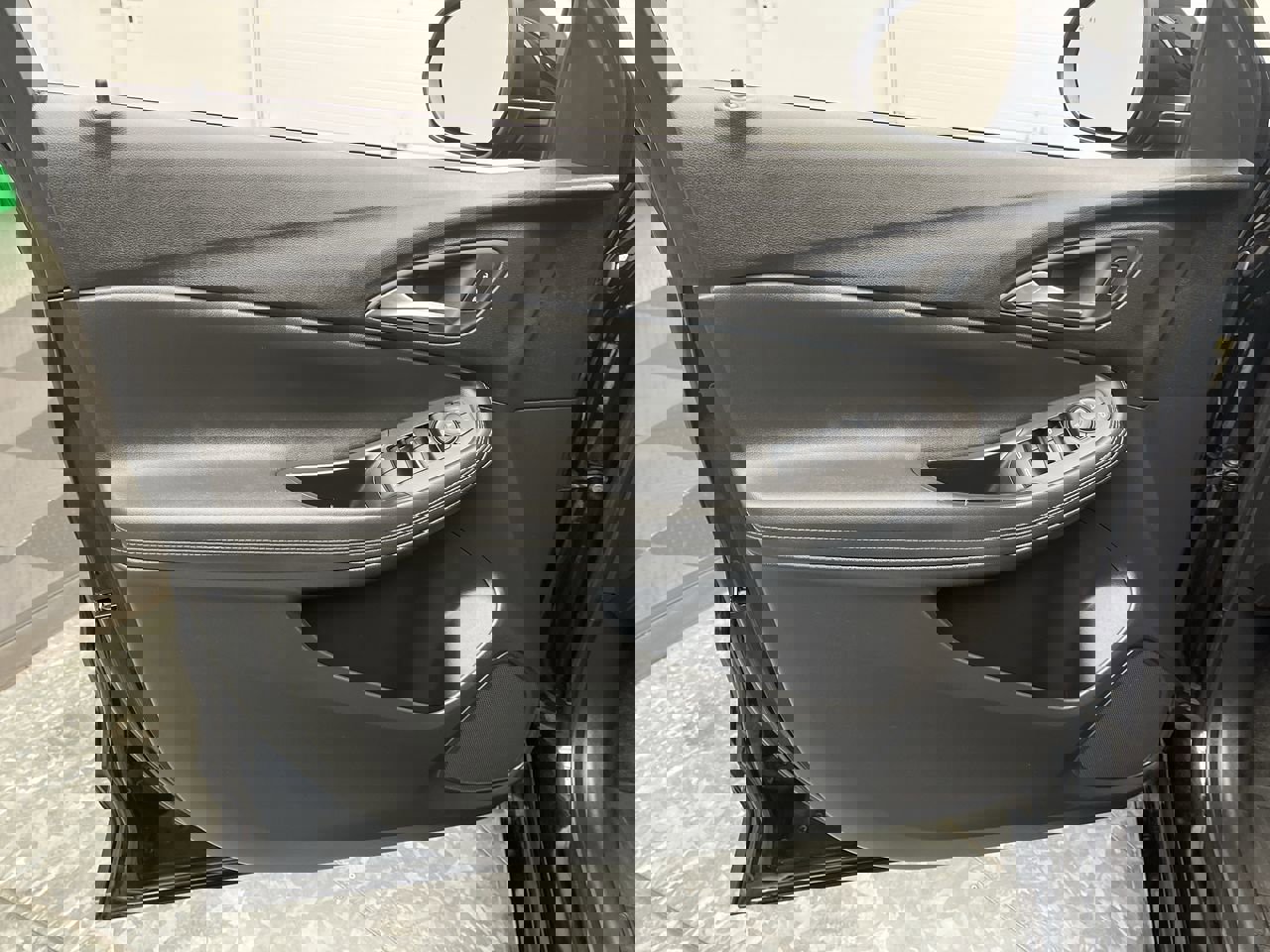 Certified 2024 Buick Encore GX Sport Touring image 7