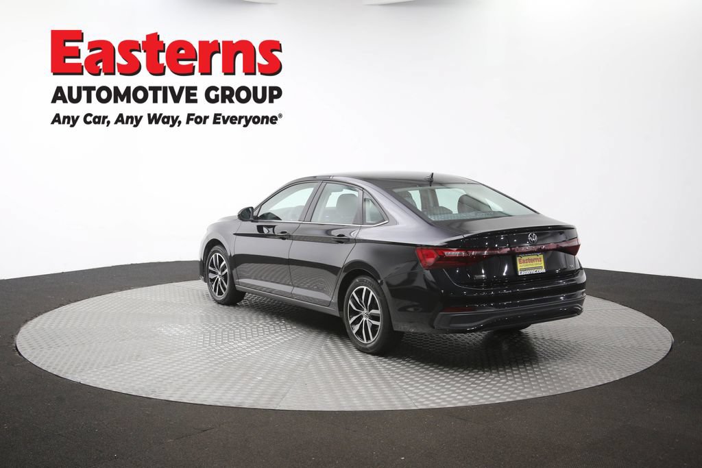 Used 2025 Volkswagen Jetta SE FWD image 63