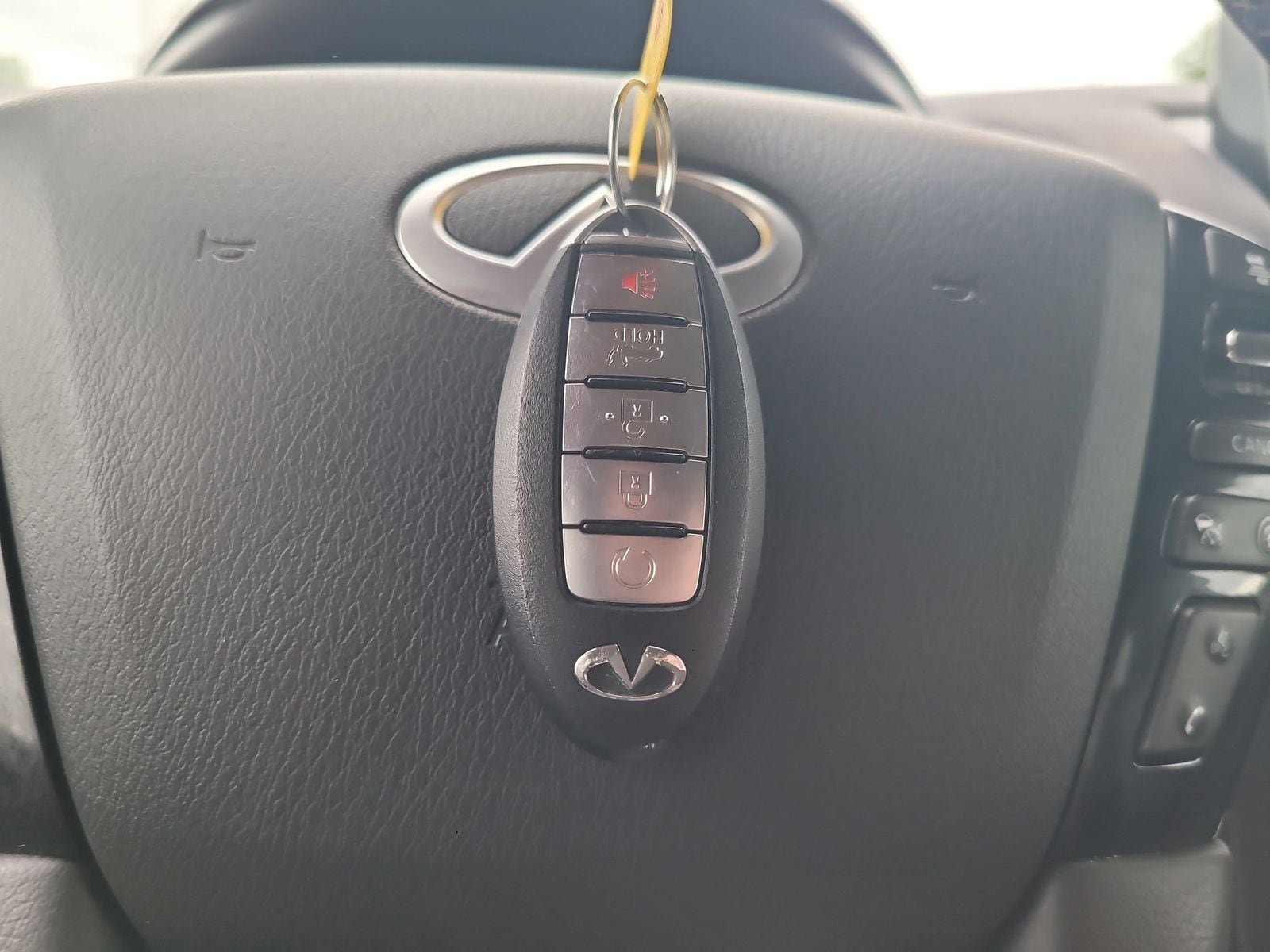 Used 2024 INFINITI QX80 Luxe AWD/4WD image 32
