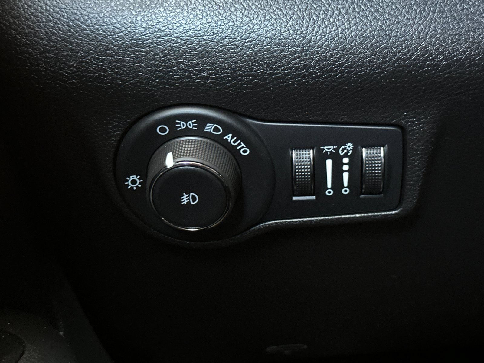 Used 2024 Jeep Compass Trailhawk AWD/4WD image 33