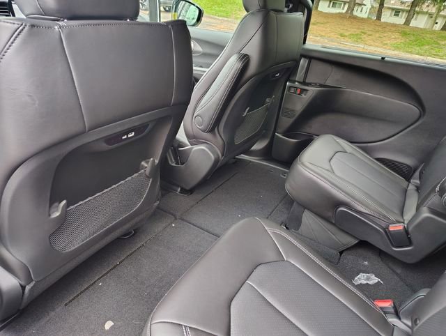 New 2026 Chrysler Pacifica Select FWD image 29
