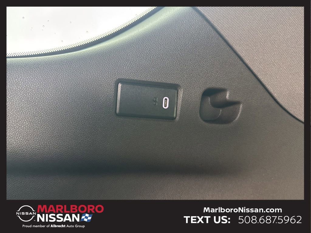 Used 2022 Cadillac Escalade Premium Luxury w/ Performance Package image 20