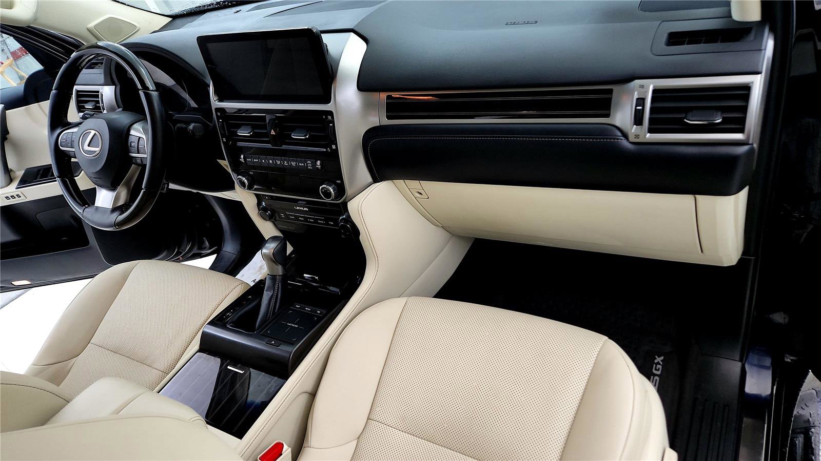 Used 2023 Lexus GX 460 Premium w/ Premium Package image 16