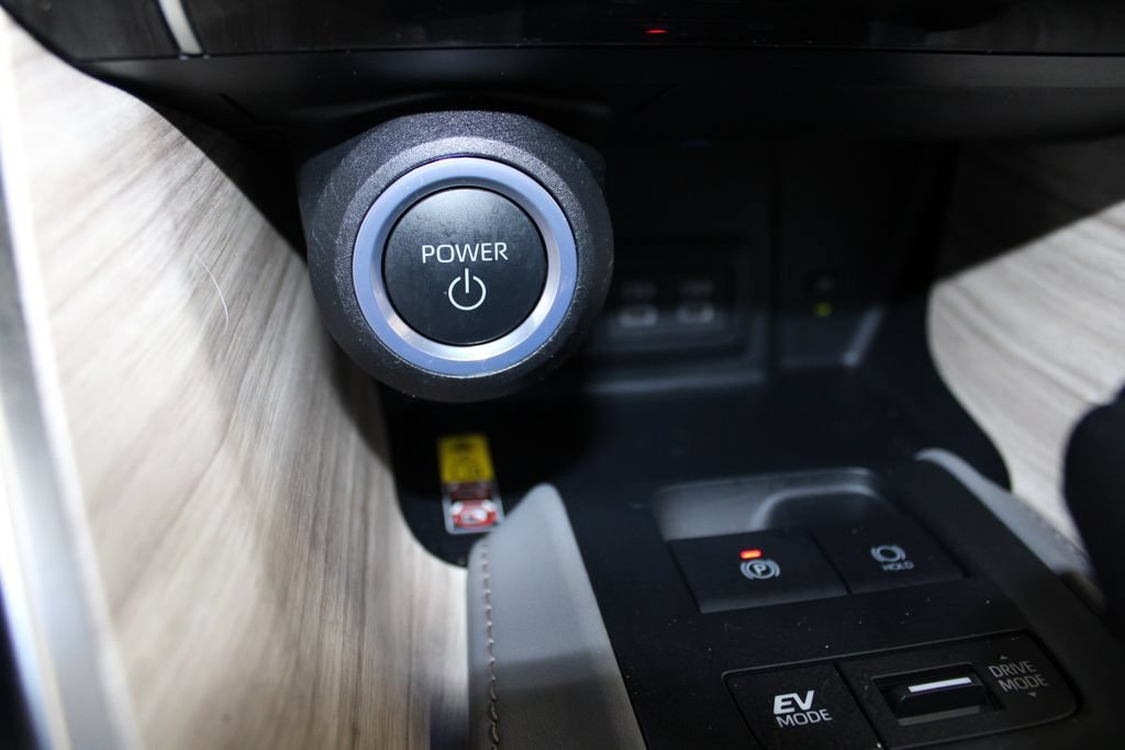 Used 2024 Toyota Venza Limited AWD/4WD image 19