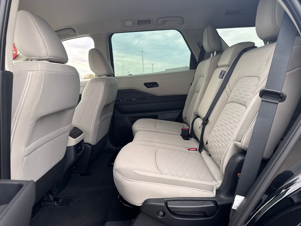 New 2025 Nissan Pathfinder SV image 12