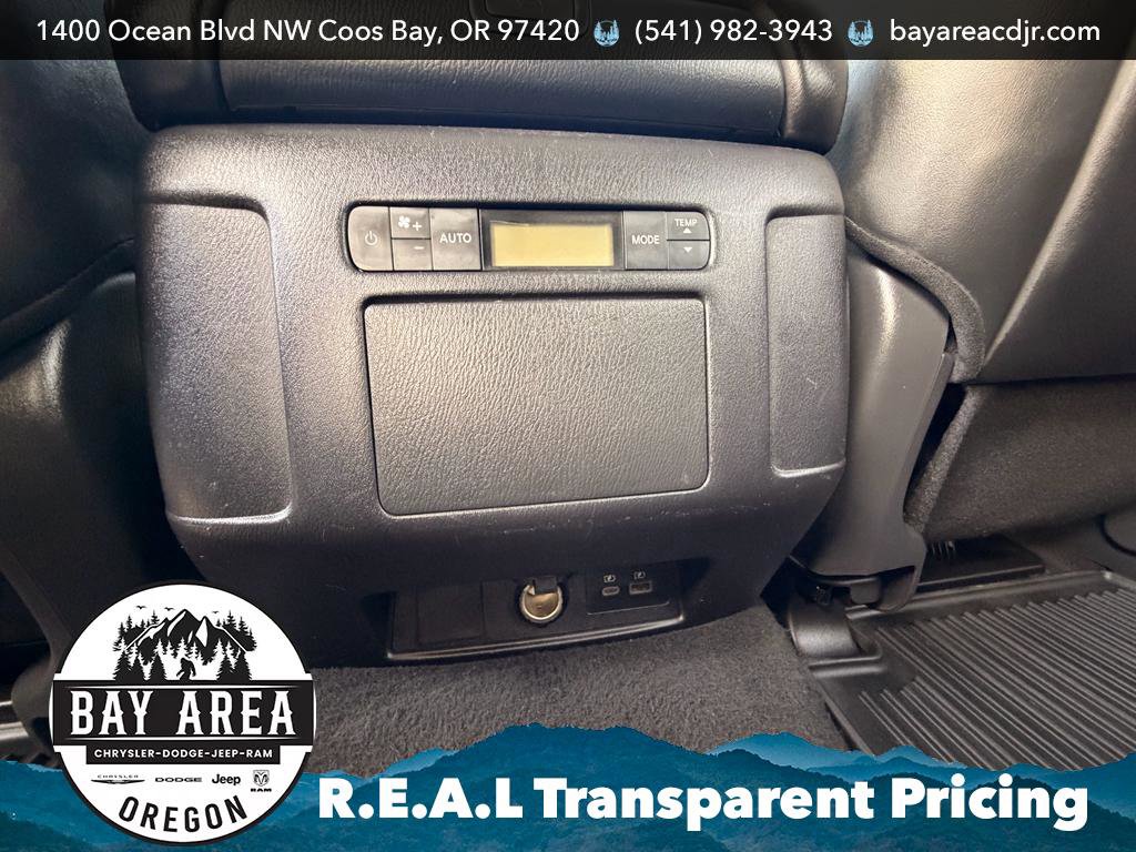 Used 2021 Nissan Armada SV AWD/4WD image 32