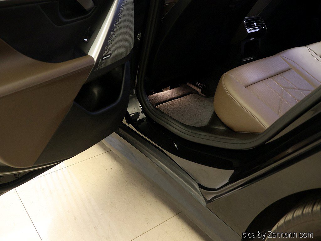 Certified 2024 BMW 530i xDrive w/ Premium Package AWD/4WD image 31