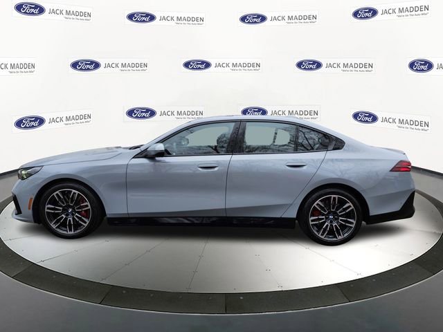 Used 2024 BMW 540i xDrive w/ Premium Package AWD/4WD image 2