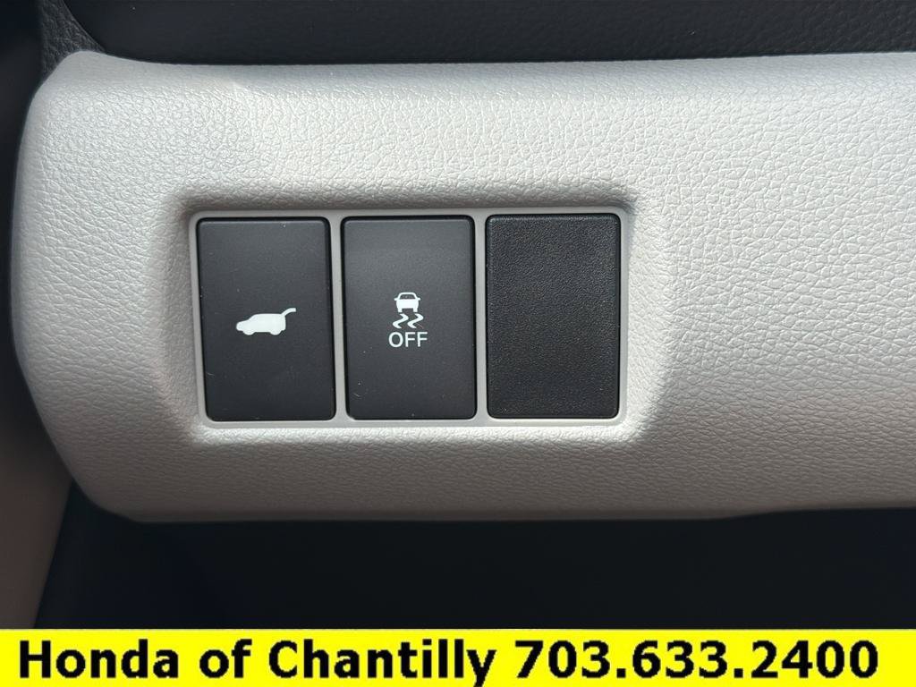 Certified 2025 Honda Pilot Touring image 14