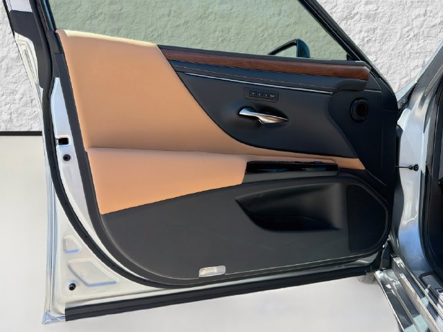 Used 2024 Lexus ES 350 w/ Technology Package FWD image 20