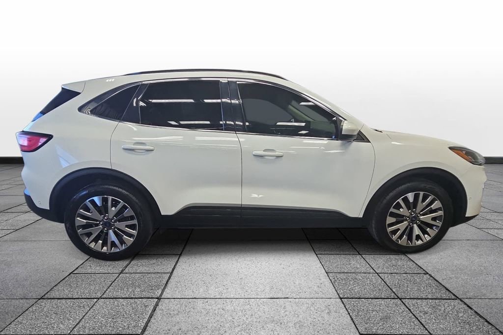 Used 2021 Ford Escape Titanium AWD/4WD image 4