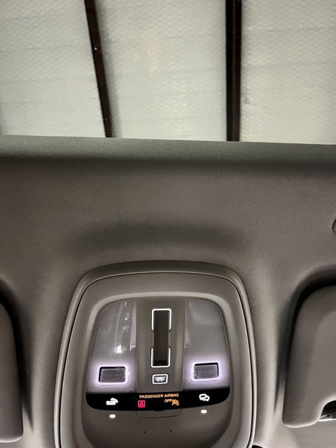 Used 2024 Volvo V60 B5 Cross Country Plus image 31