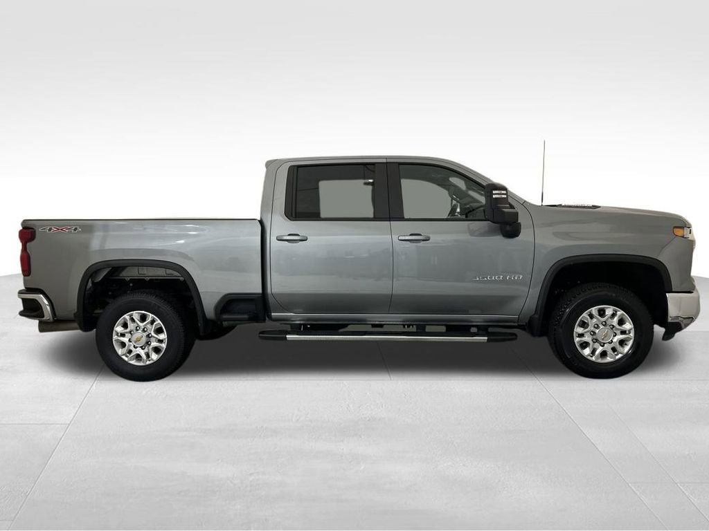 Used 2024 Chevrolet Silverado 3500 LT image 7