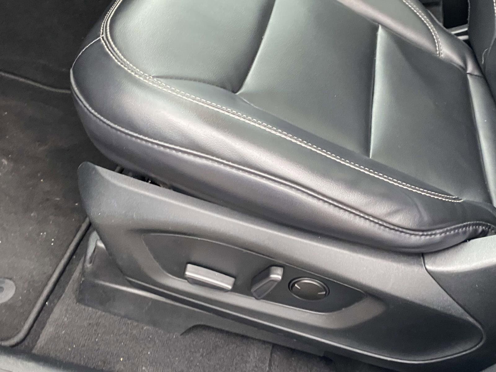 Used 2021 Ford Explorer XLT w/ Equipment Group 202A image 17