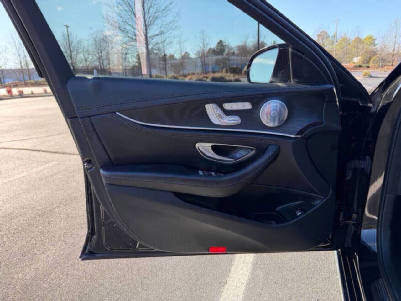 Used 2018 Mercedes-Benz E 300 4MATIC image 11