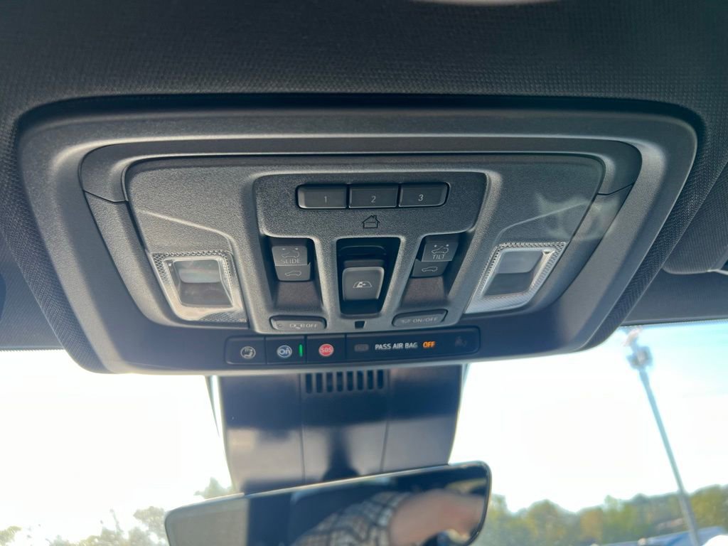 Used 2025 GMC Sierra 3500 AT4 w/ AT4 Premium Plus Package image 27