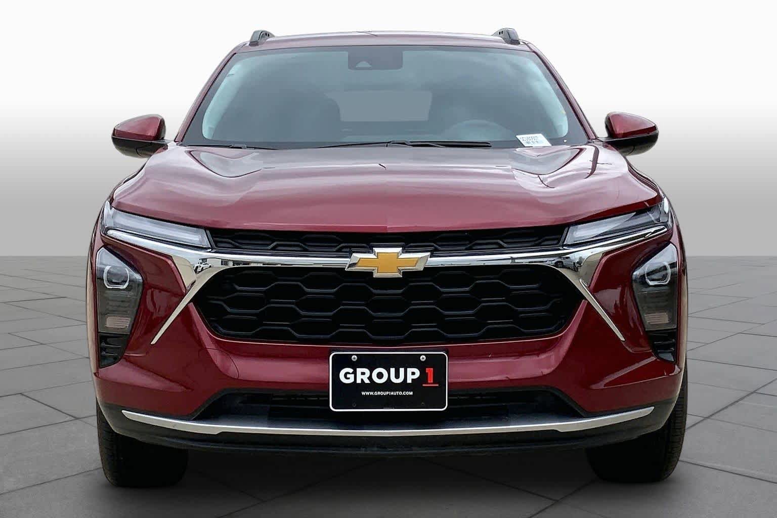 Used 2025 Chevrolet Trax LT FWD image 4