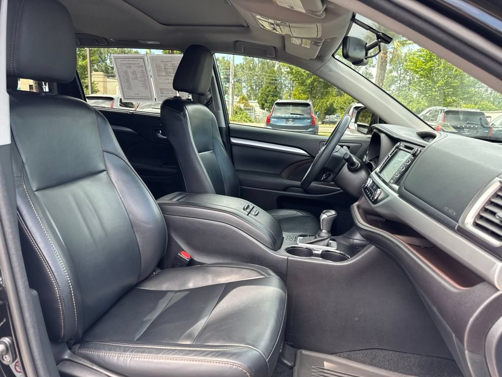 Used 2015 Toyota Highlander XLE AWD/4WD image 21