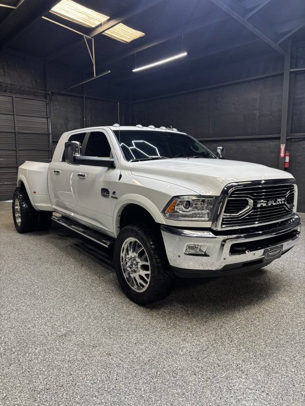 Used 2018 RAM 3500 Laramie Longhorn AWD/4WD image 3