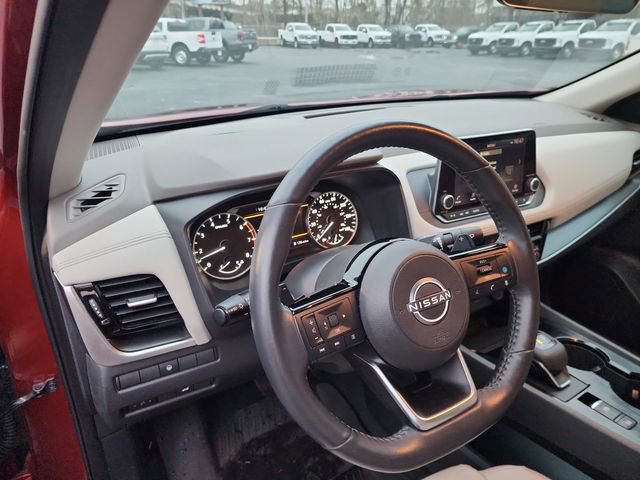 Used 2022 Nissan Rogue SV w/ SV Premium Package image 11