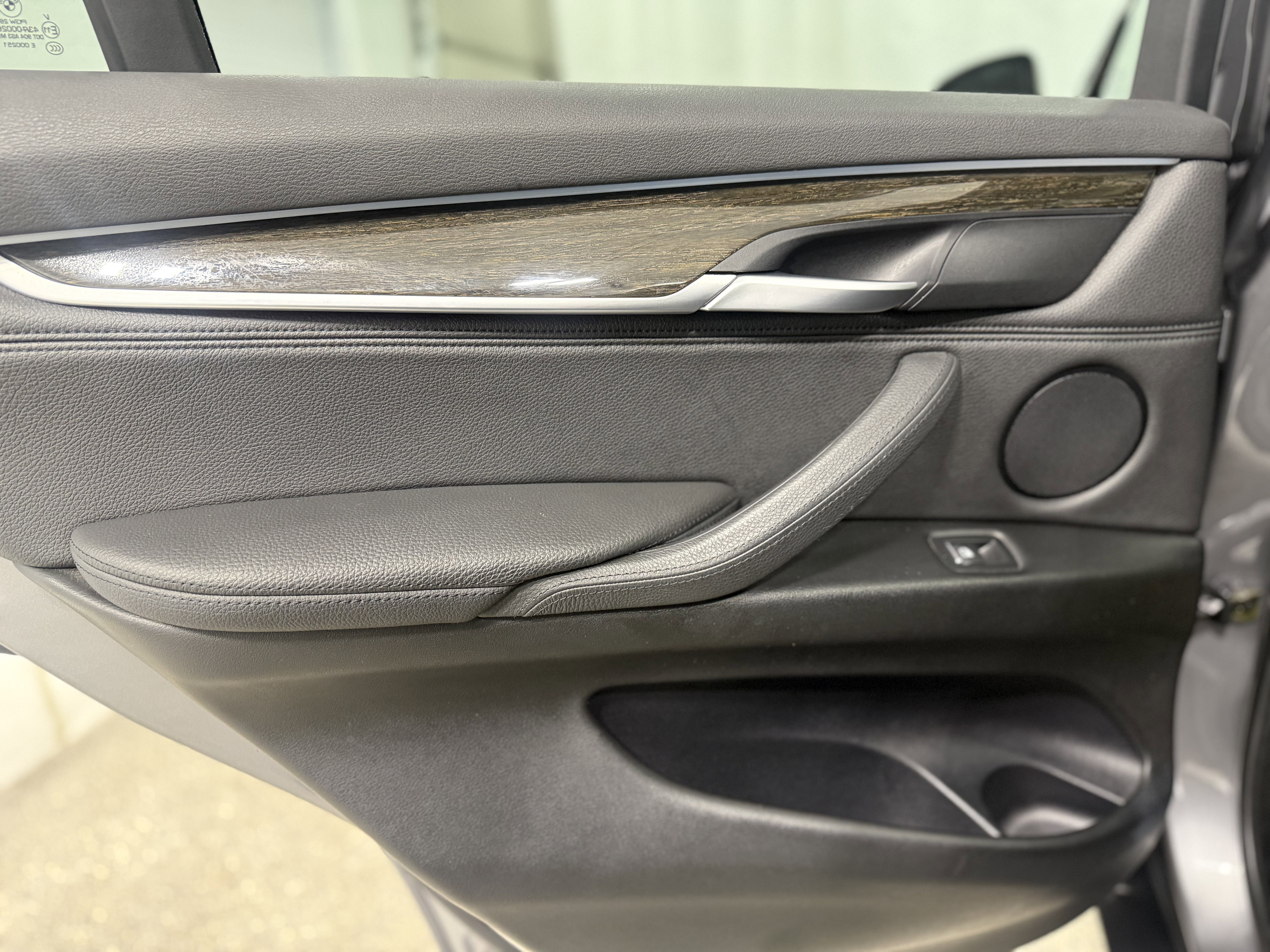 Used 2015 BMW X5 xDrive35d image 23