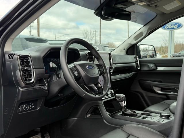 Used 2025 Ford Ranger Lariat w/ Black Appearance Package image 15