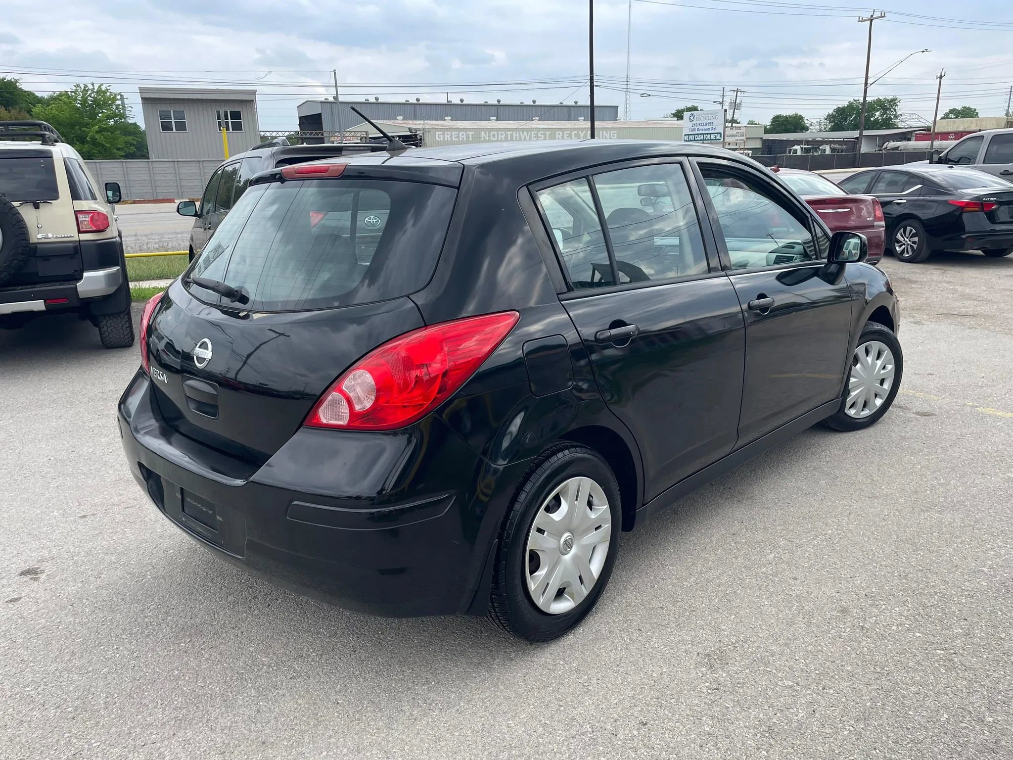 Used 2010 Nissan Versa 1.8 S w/ PWR Plus Pkg FWD image 3