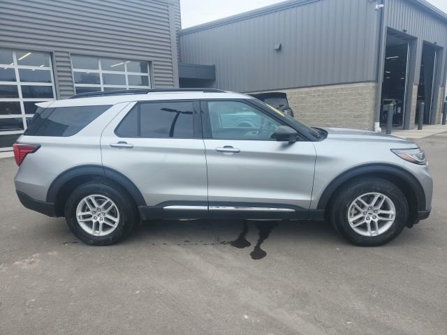 Used 2025 Ford Explorer Active image 4