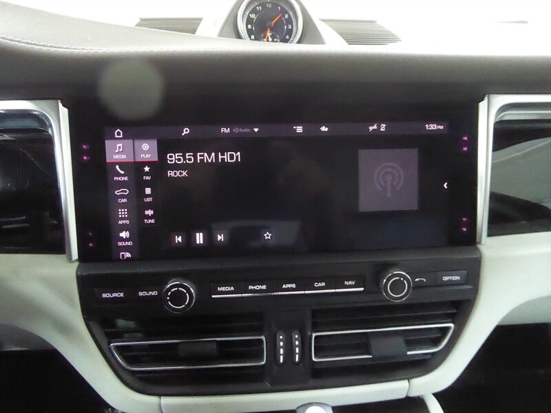 Used 2021 Porsche Macan S AWD/4WD image 14