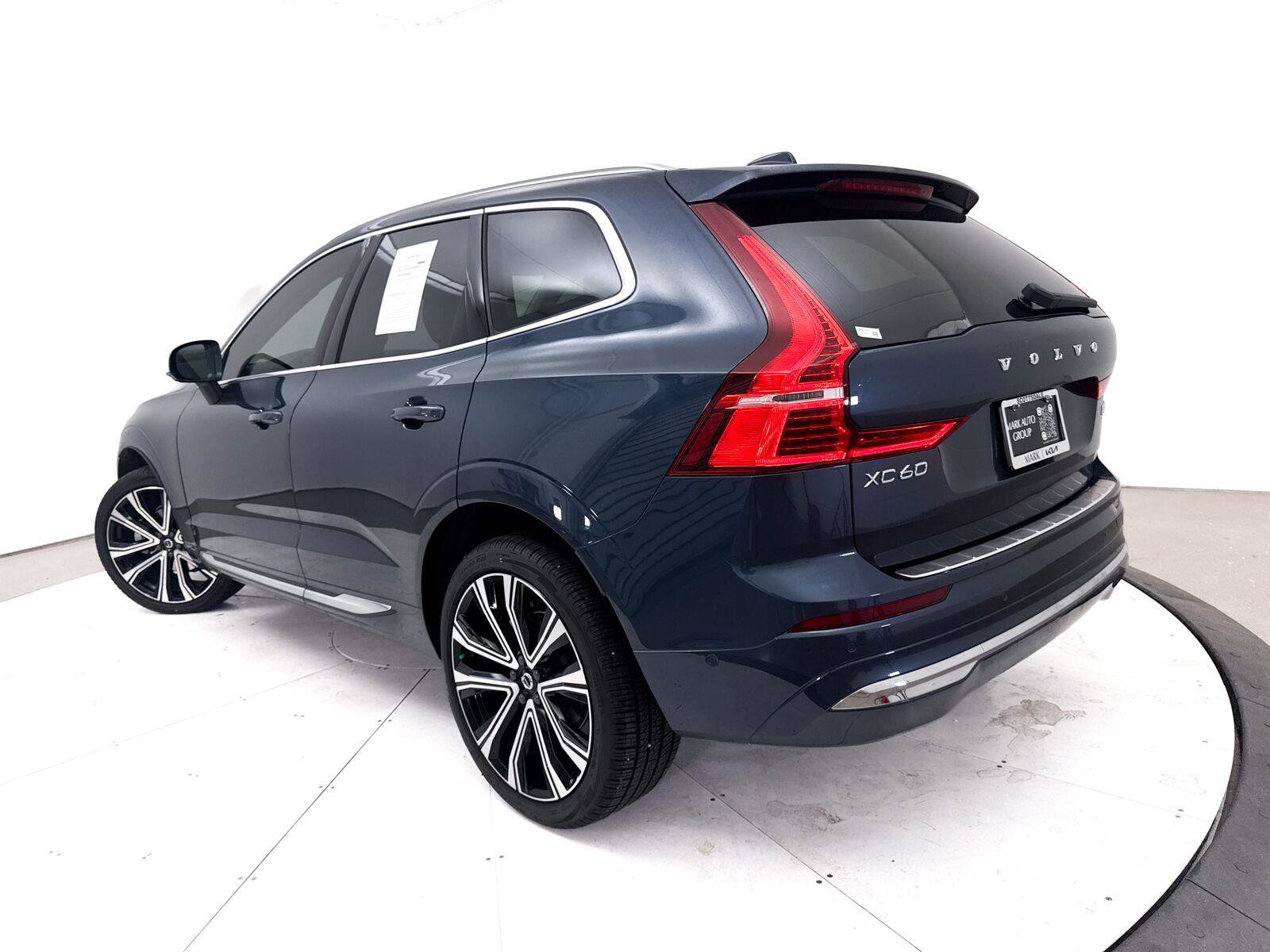Used 2023 Volvo XC60 B5 Ultimate w/ Climate Package AWD/4WD image 2